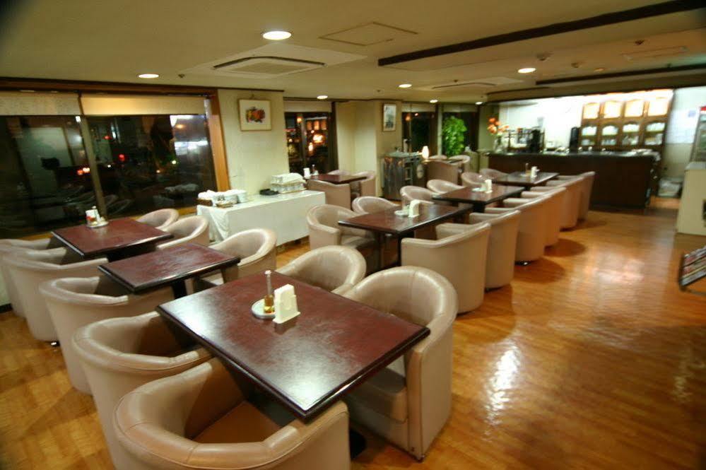 Hotel Maruki Naha Esterno foto
